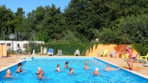 cours aquagym du camping Pyrénées Orientales avec piscine